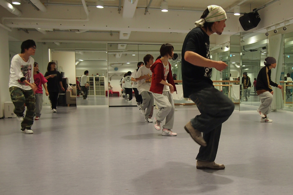 TOHNO DANCE STUDIO【ロックダンス】